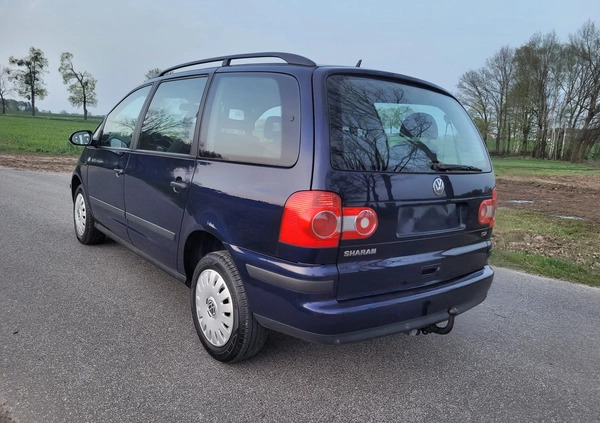 Volkswagen Sharan cena 17999 przebieg: 197000, rok produkcji 2007 z Chełmno małe 781